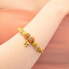 Load image into Gallery viewer, Diamond Style London - Charm Bracelet with bee in gold (Item code: Charmbrabeegold)