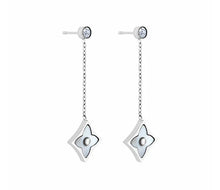 Load image into Gallery viewer, Diamond Style London - Clover Drop Earrings in Silver (Item code: Cloverdropearr)