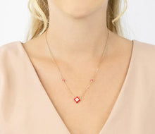 Load image into Gallery viewer, Diamond Style London - Clover necklace in yellow gold plating and red ena (Item code: Cloverneckredgold)