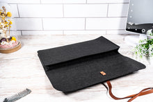 Load image into Gallery viewer, Glamza &#39;Pouchy&#39; Heat Proof Hair Straightening Mats - 4 Colours!
