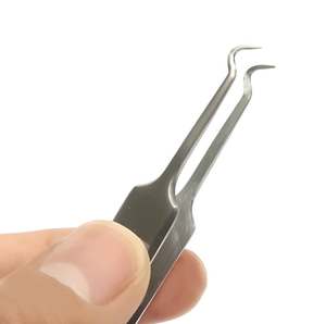 Glamza Curved Blackhead Removal Claw Tweezer – Professional Precision for Clearer Skin - FREE POSTAGE